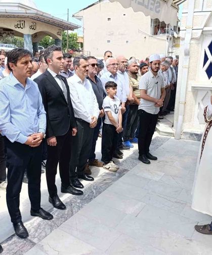 Denizli'deki facia kurbanı otobüs şoförü Manisa'da gözyaşlarıyla uğurlandı