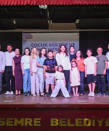 Minikler gösterileriyle ailelerini gururlandırdı