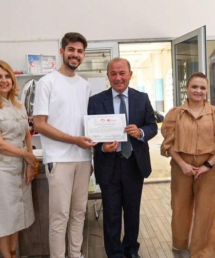 Yunusemre Belediyesinde Alzheimer hastalarına destek olanlara teşekkür