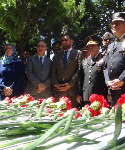 Manisa'da 15 Temmuz şehitleri dualarla anıldı