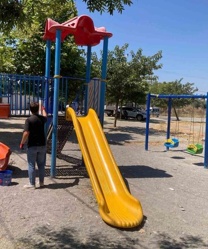 Yunusemre'de parklar çocuklar için yenileniyor
