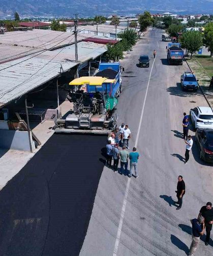 Sarıgöl'de asfalt çalışması tamamlanıyor