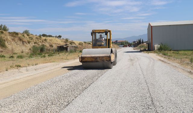 Turgutlu Belediyesi 2024 yılı asfalt sezonunu açtı