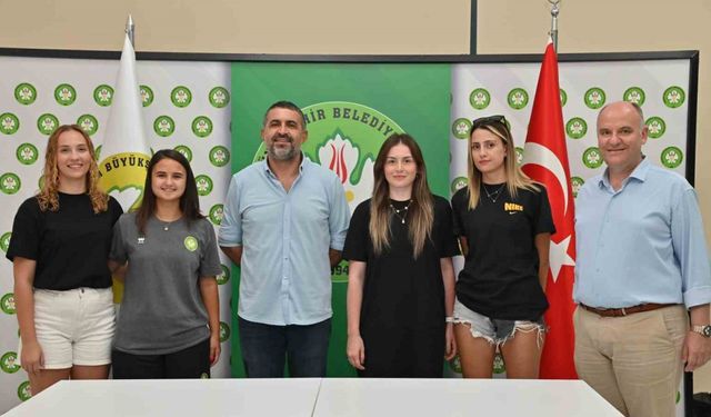 Manisa BBSK Kadın Voleybol Takımı’ndan üç transfer