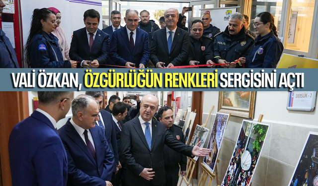 Vali Özkan, Özgürlüğün Renkleri sergisini açtı