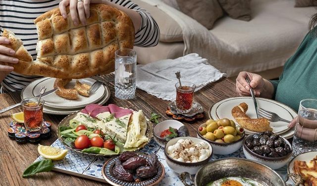 Uzmanından oruç tutanlar için beslenme önerileri
