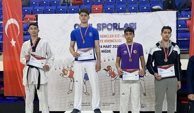 Manisa Spor Lisesinden çifte başarı