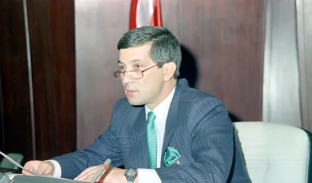 Eski Merkez Bankası Başkanı Rüşdü Saracoğlu hayatını kaybetti