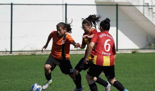 Okul Sporları Futbol Yıldızlar Türkiye Yarı Finalleri Manisa’da başladı