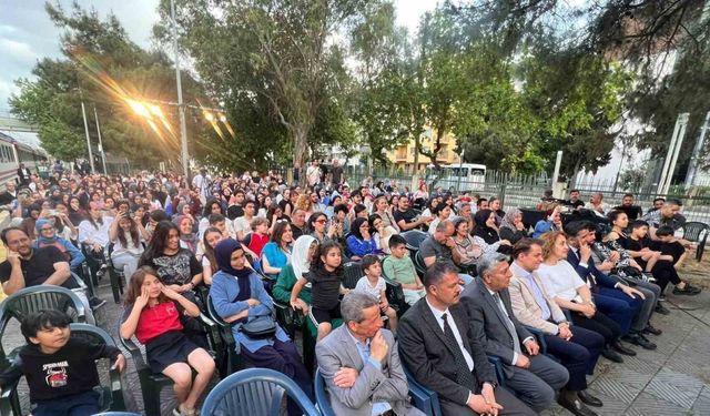 ’Vagon Sahne’ Manisa Tren Garı’nda perdelerini açtı