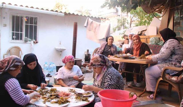 Turgutlulu kadınlar Gazze’ye destek için sarma sarıyor