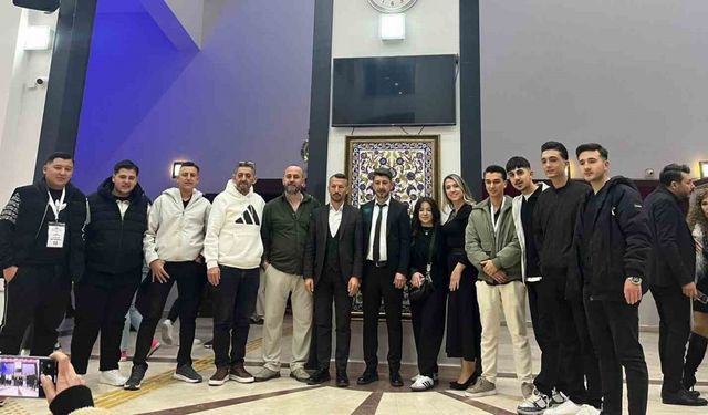 Manisalı kuaförler Uşak’tan 3 kupa ile döndü