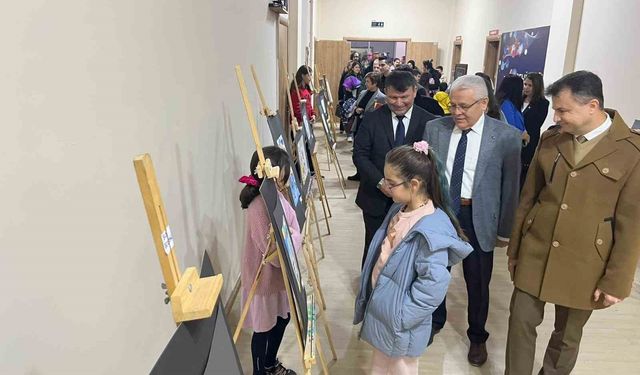 Alaşehirli öğrencilerden Filistin'e duygu dolu şiirlerle destek