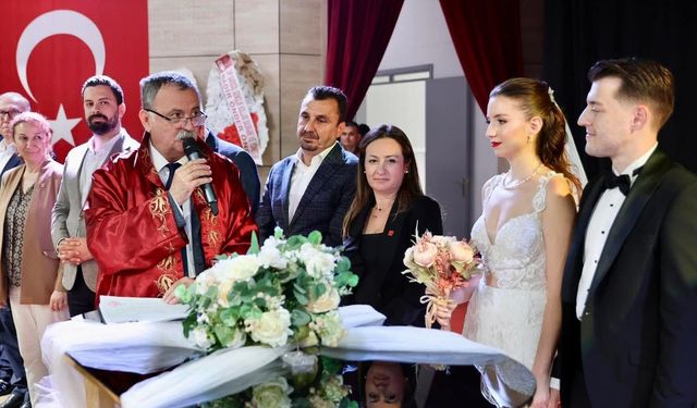 Yunusemre'de 2025 yılında bin 464 çift dünyaevine girdi