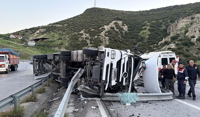 Kontrolden çıkan tır devrildi: 1 yaralı