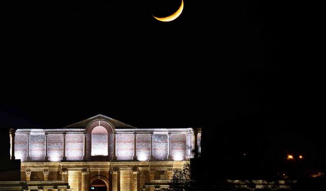 Antik kentte görsel şölen: Hilal, Gymnasium ile aynı karede