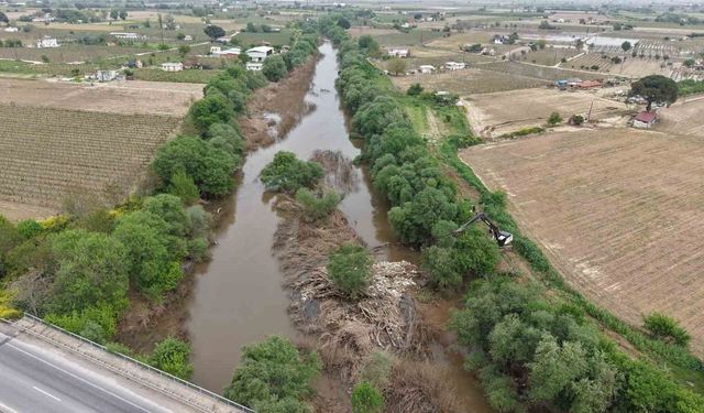 MASKİ'den Gediz'de taşkın riskine karşı müdahele