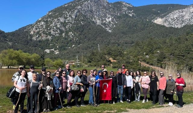 Şehzadeler'de doğaseverler yürüyüşte buluştu