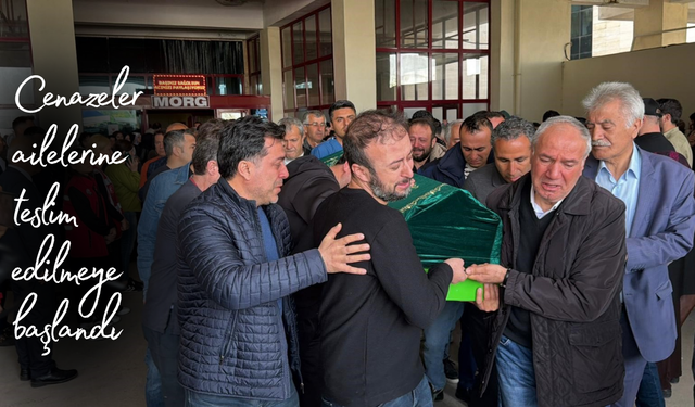 Okul saldırısında hayatını kaybedenlerin cenazeleri ailelerine teslim edilmeye başlandı