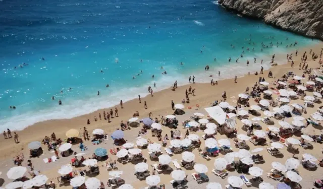 Antalya'da Bir İlk: Plajlarda Sigara Yasağı Yarın Başlıyor