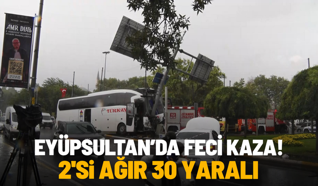 Eyüpsultan’da yolcu otobüsü önce otomobile sonra levhaya çarptı: 30 yaralı