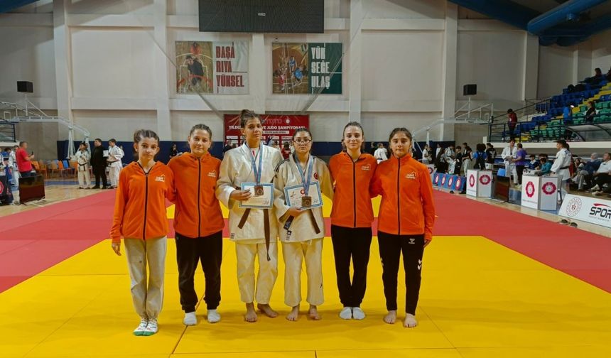 Salihlili judocular, Delibay ve Kılkış bronz madalya kazandı