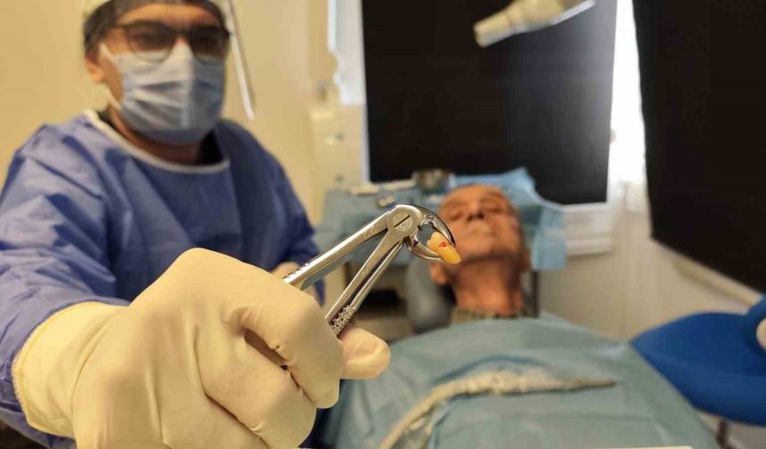 83 yaşında 20’lik dişi çıktı