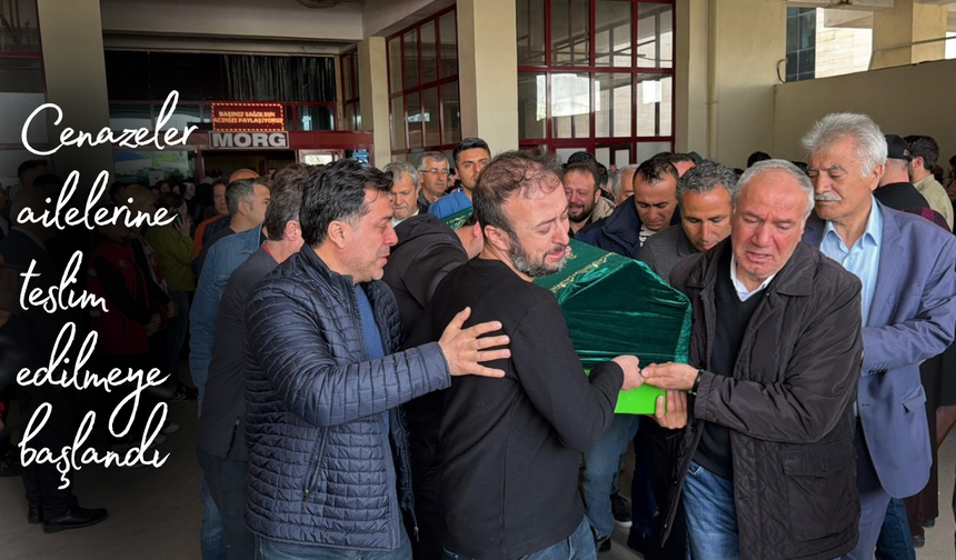 Okul saldırısında hayatını kaybedenlerin cenazeleri ailelerine teslim edilmeye başlandı