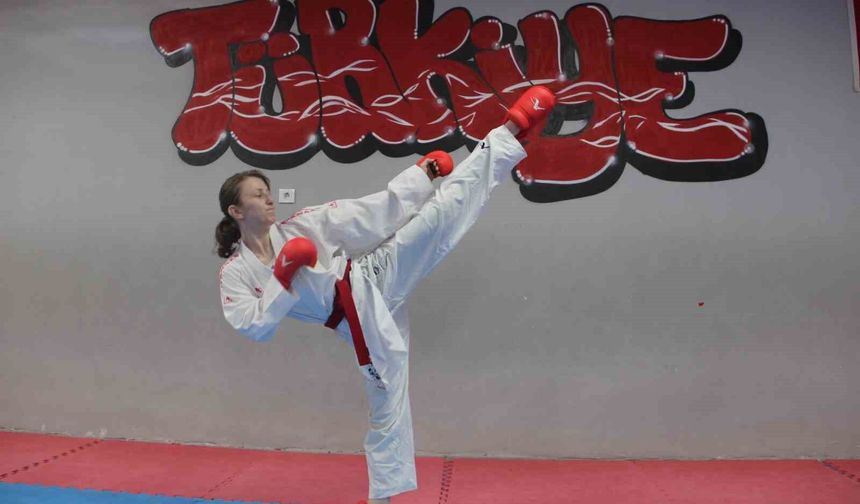 Manisa Celal Bayar Üniversitesi sporcusu Nurbade Büber, dünya zirvesine çıktı