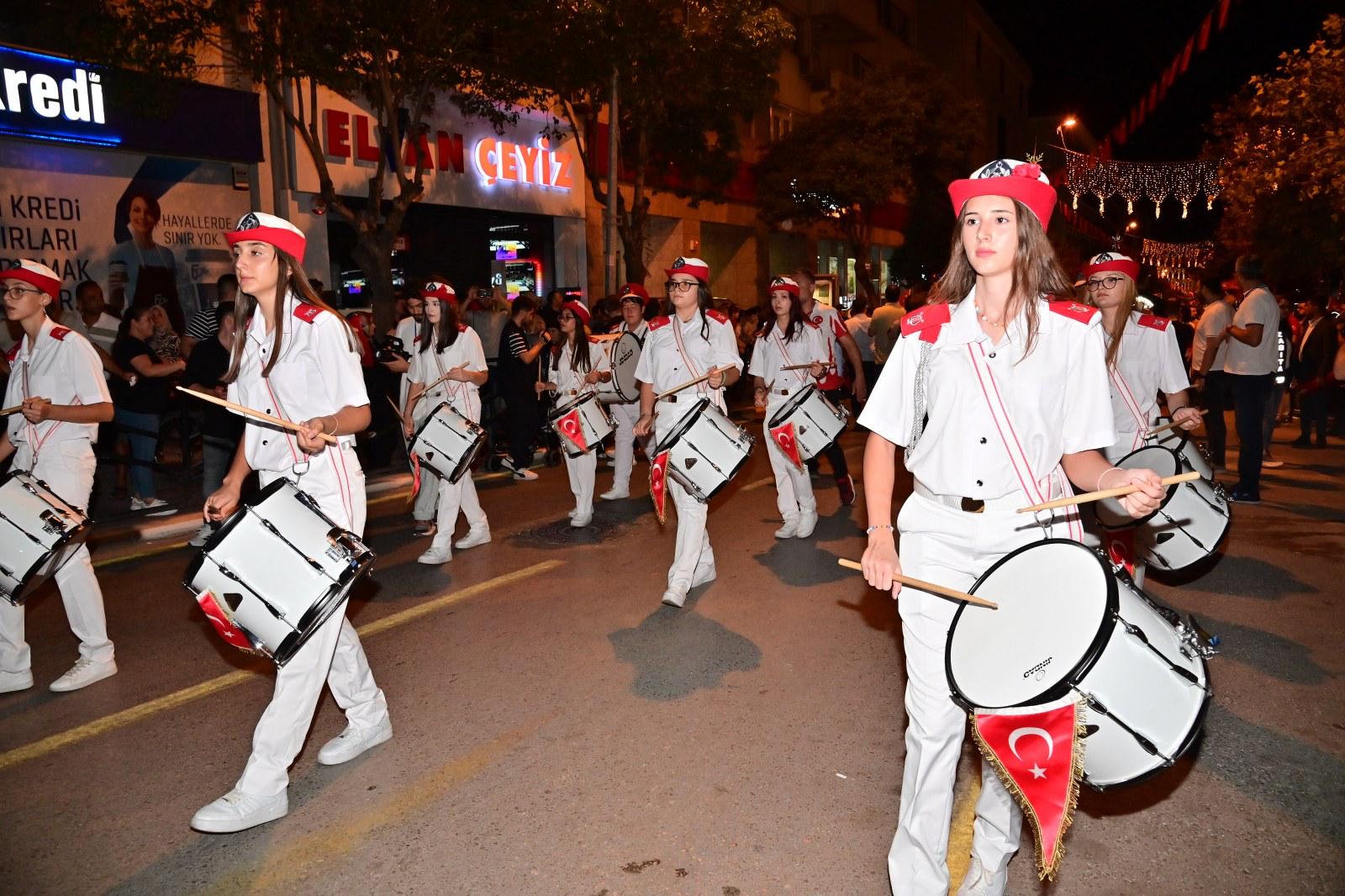 Kurtuluş Coşkusu Fener Alayı Ve Funda Arar Konseri İle Taçlandı (3)