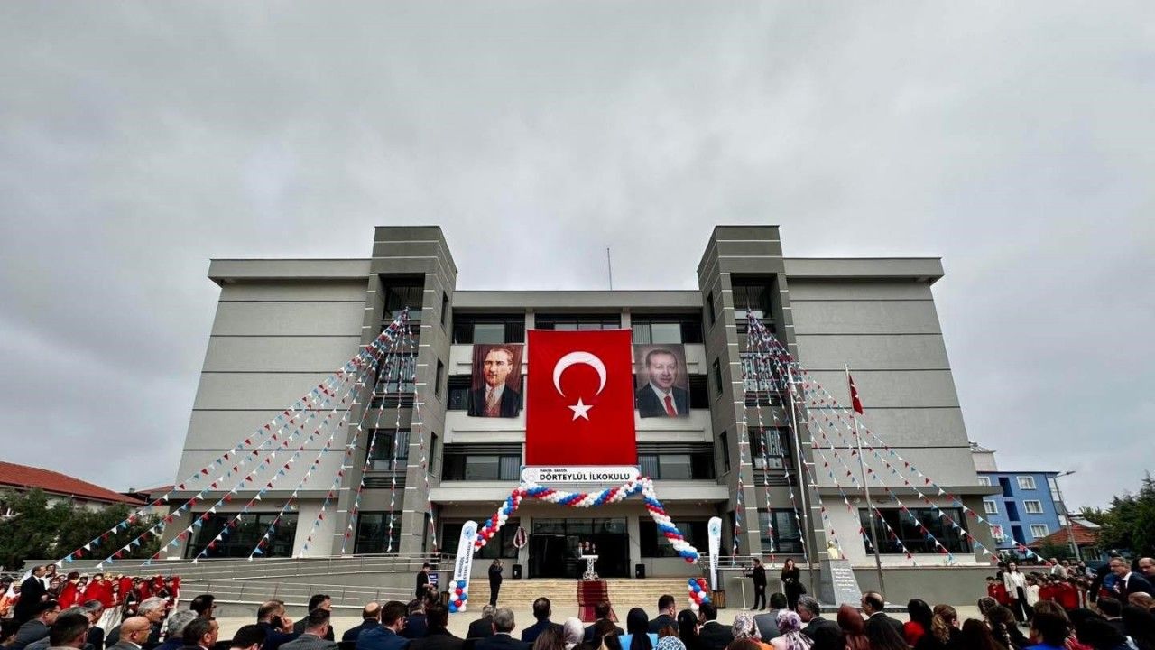 Sarıgöl’deki okulların resmi açılışı yapıldı