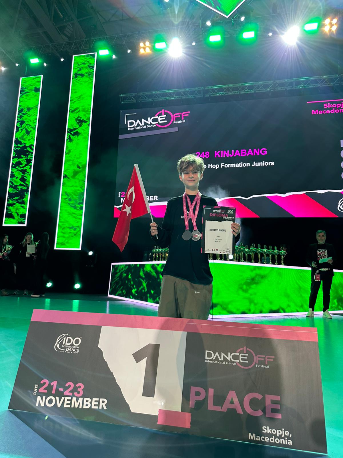 I M G 20251126 W A0107