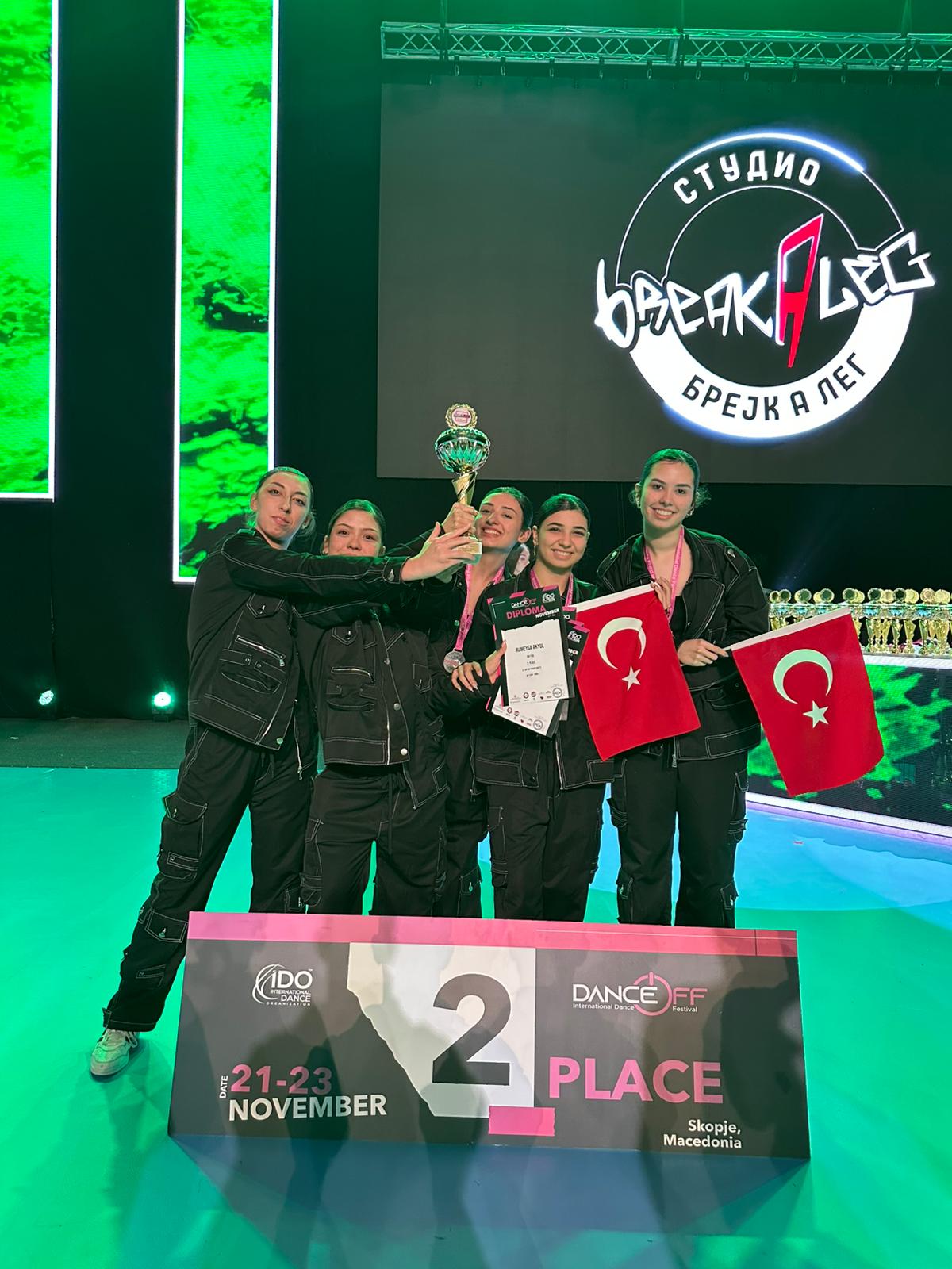 I M G 20251126 W A0108