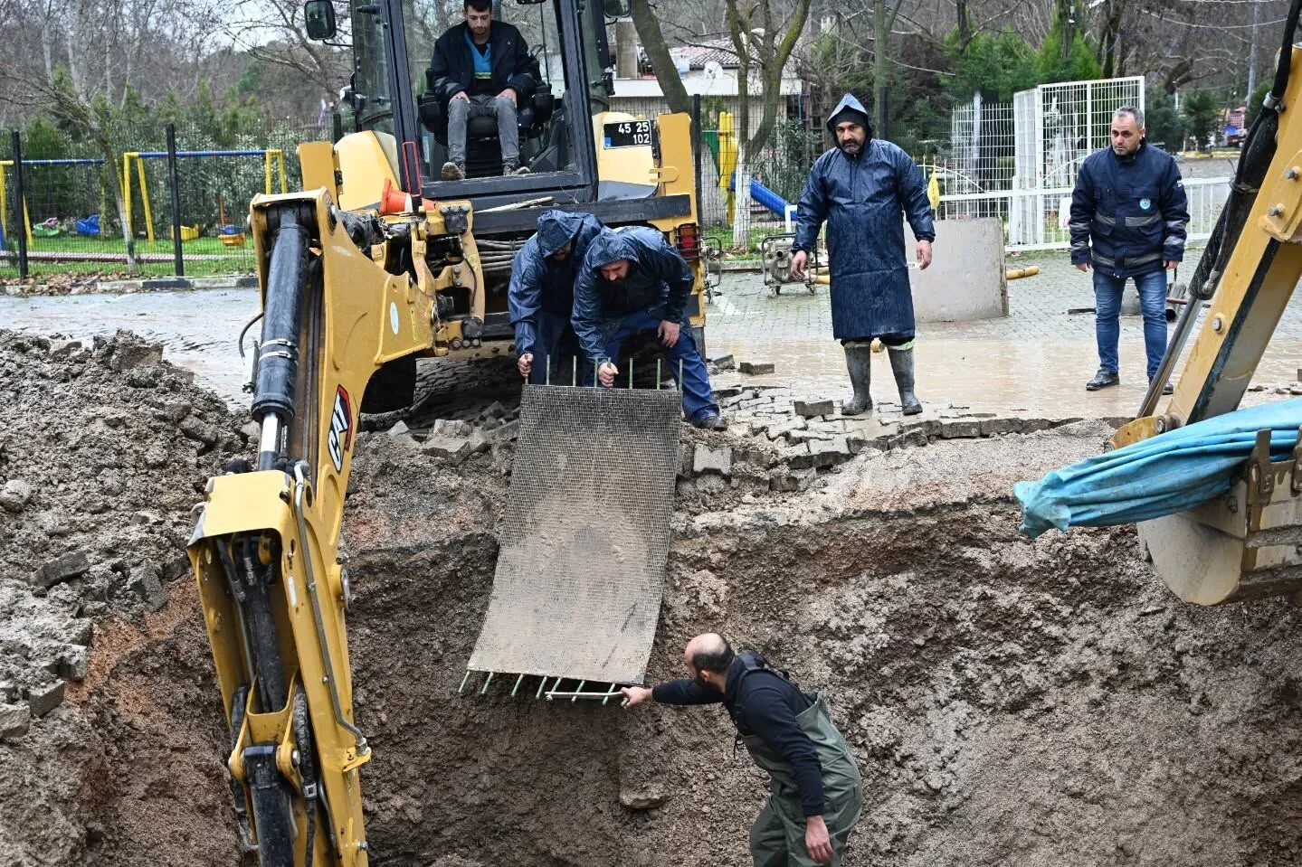 625030200 18080154404340380 1012445184718471584 N