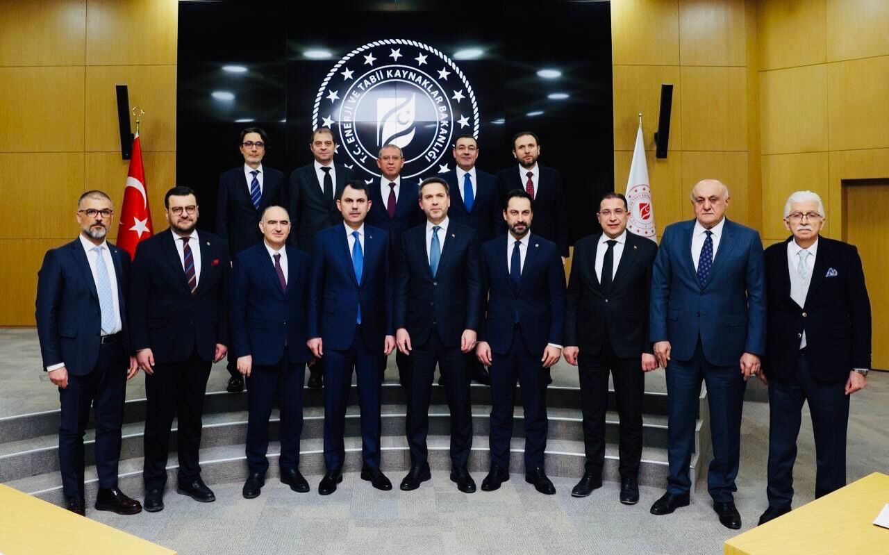 645752633 18314578915251578 8466899095414399548 N