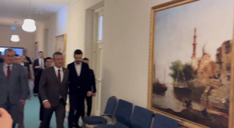 69B2721678Efe769 W1200Xh656