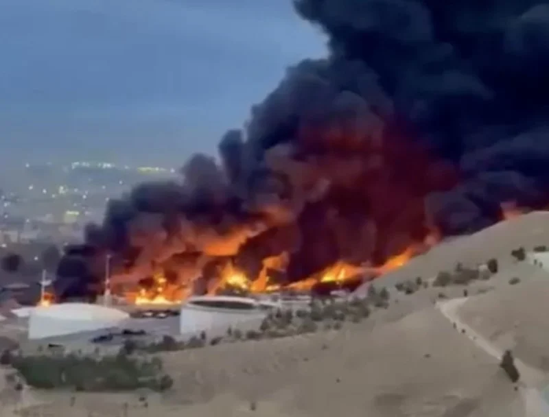 69B4Fd0D79742320 W1200Xh912