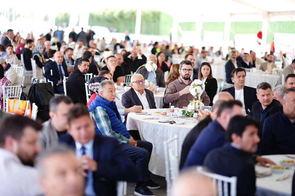 677413511 1549921853156495 8669782984307282991 N