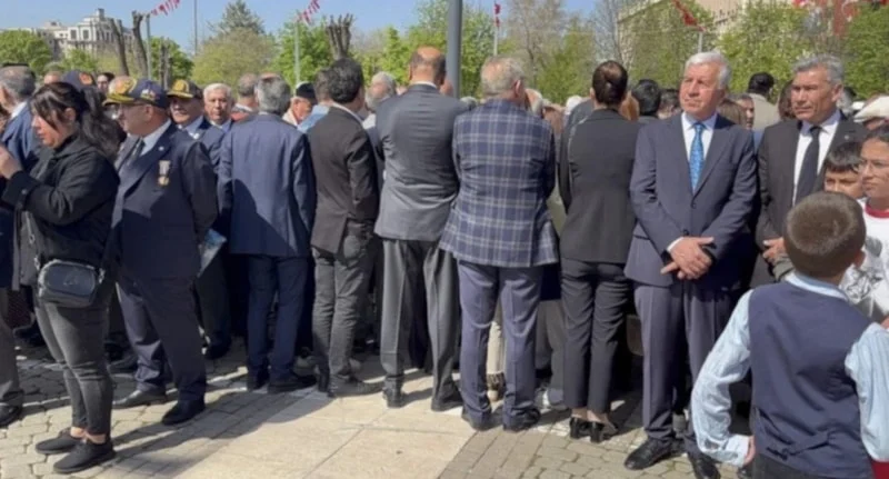 69Eb043E79475521 W1200Xh647