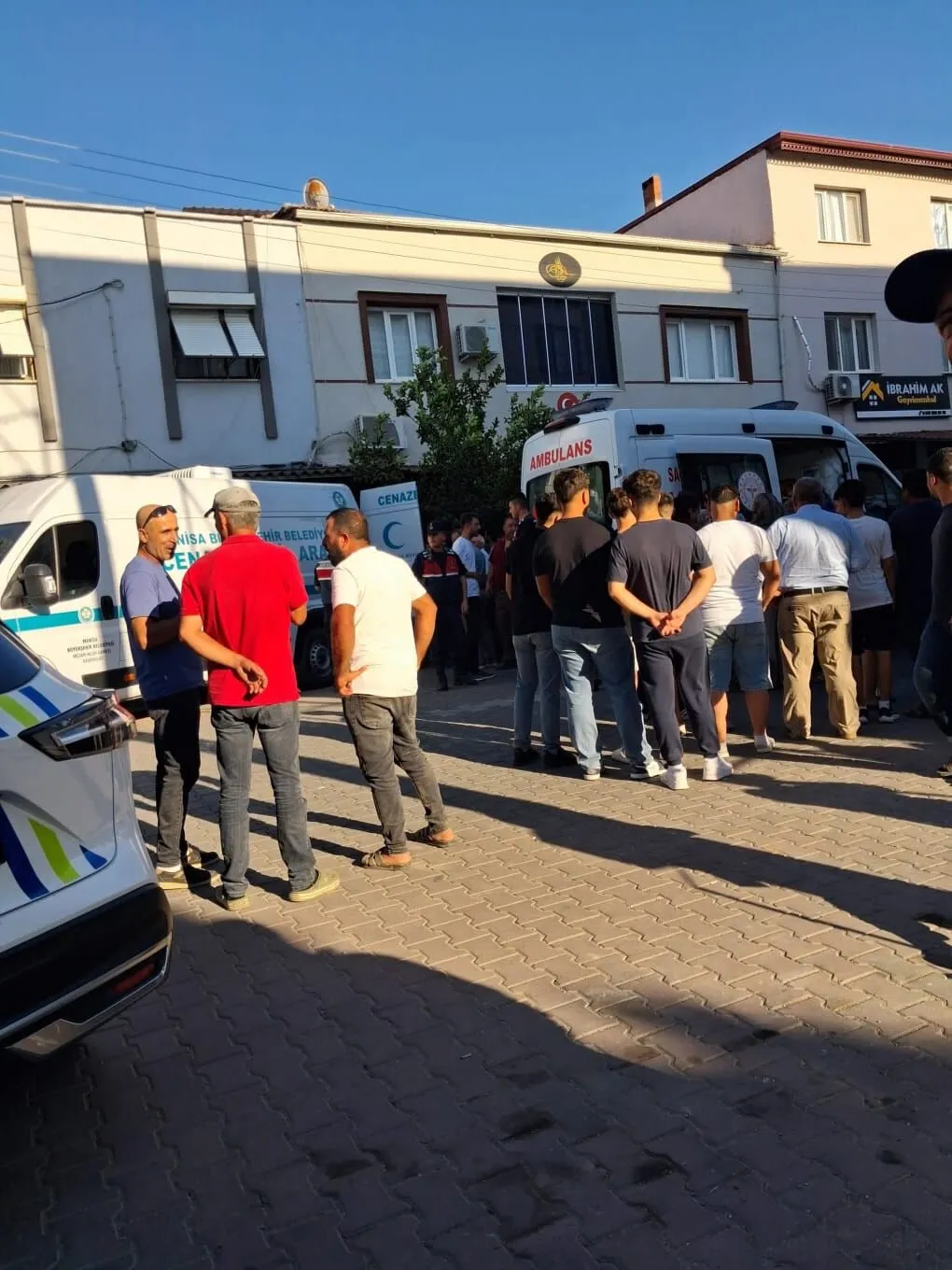 Manisada Berber Dukkanina Silahli Saldiri 2 Olu 2