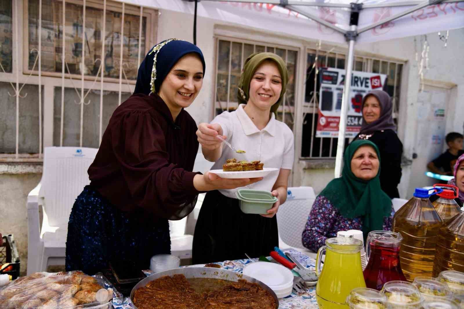 Yuntdağı Fıstığı'na coşkulu hasat şenliği