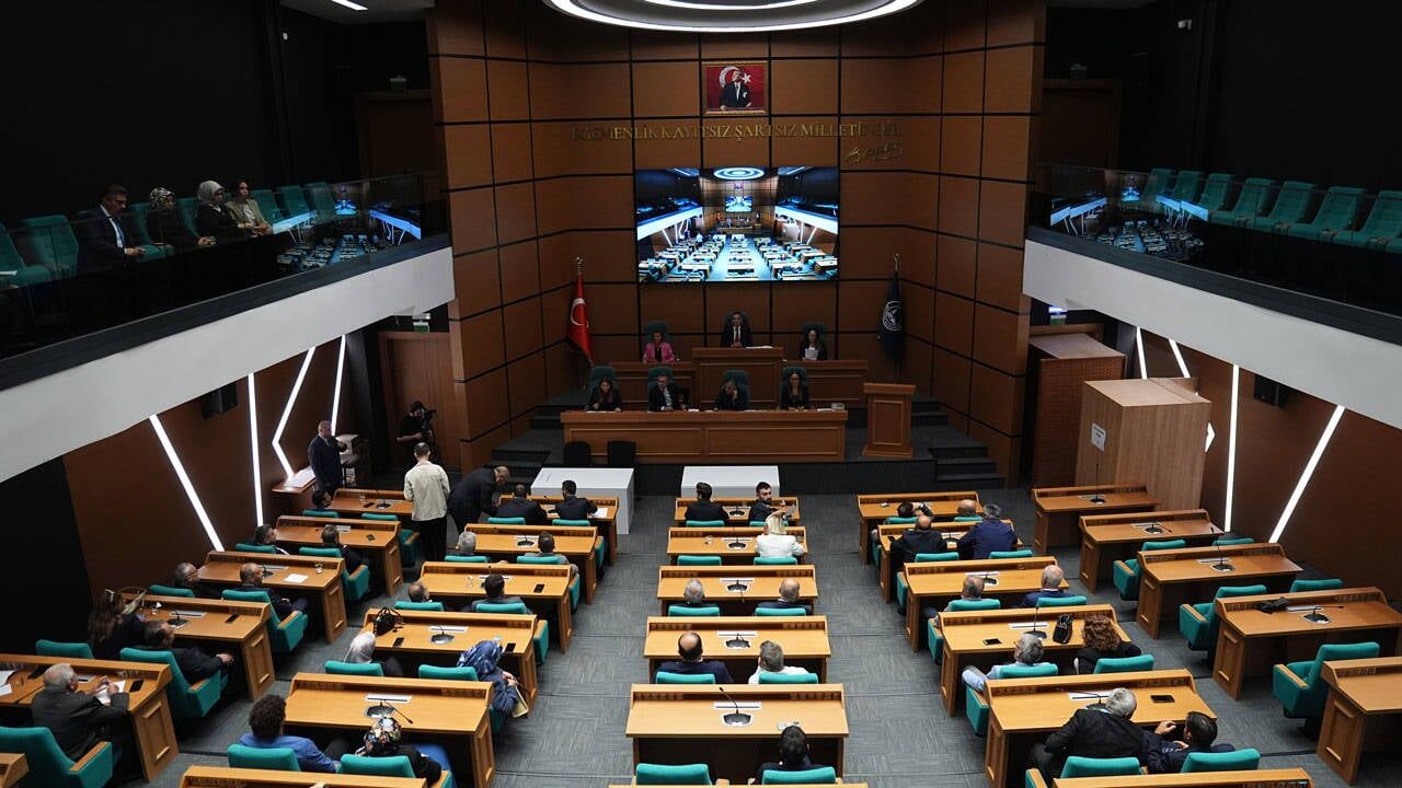 Uskudar Da Secim Gunu Tutuklamalar Ve Istifalar Golgesinde Baskanvekili Belli Olacak 1